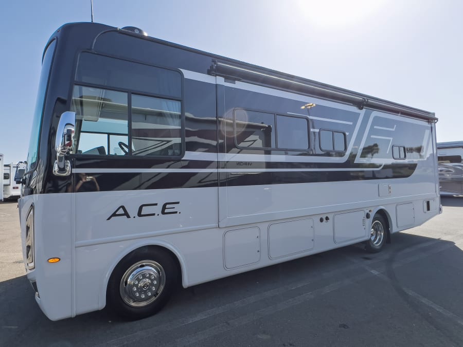 2026 Thor Motor Coach ACE — photo 28 view