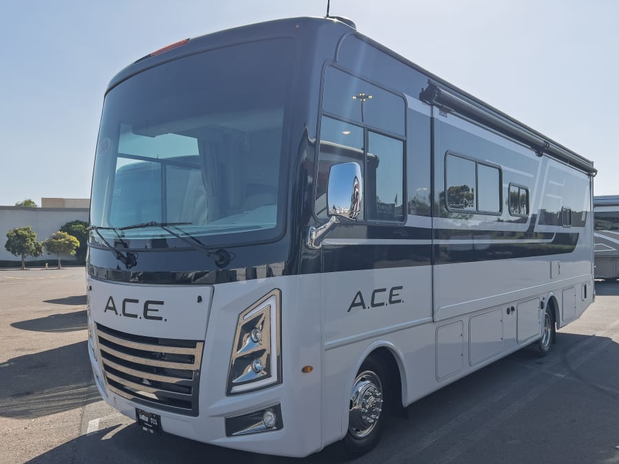 2026 Thor Motor Coach ACE — photo 37 view