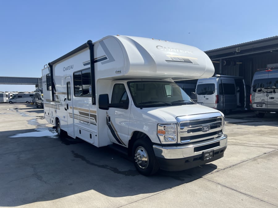 2027 Thor Motor Coach CHATEAU