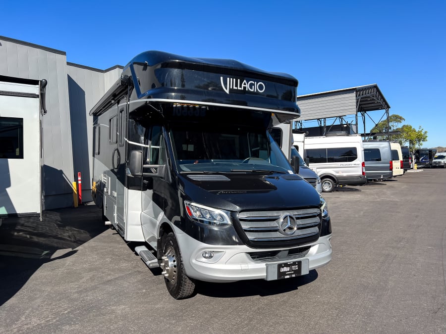 2021 REV Renegade VILLAGIO