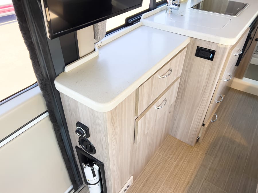 2023 Thor Motor Coach SEQUENCE — photo 14 view