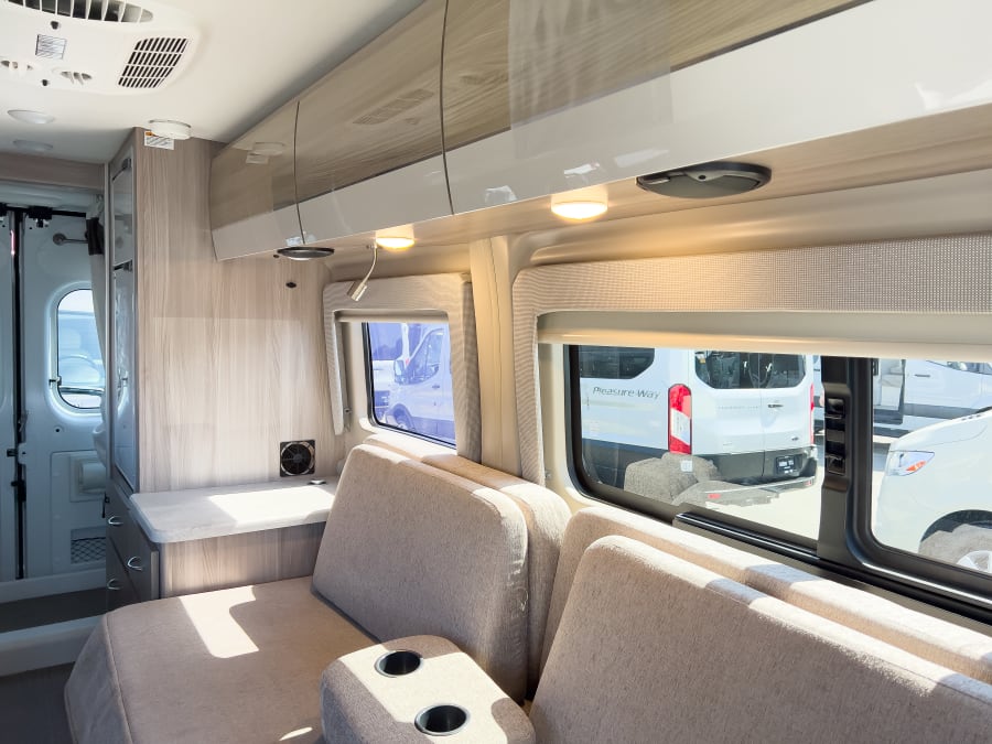 2023 Thor Motor Coach SEQUENCE — photo 21 view