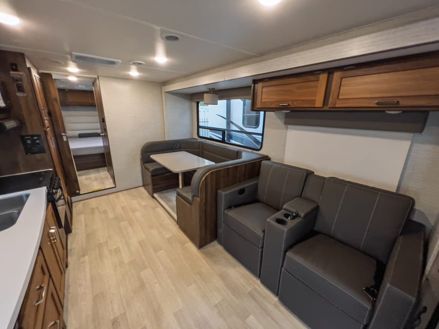 2024 Winnebago MINNIE WINNIE — photo 7 view