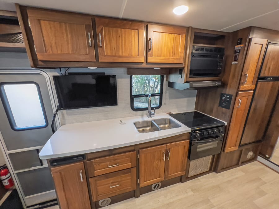 2024 Winnebago MINNIE WINNIE — photo 11 view