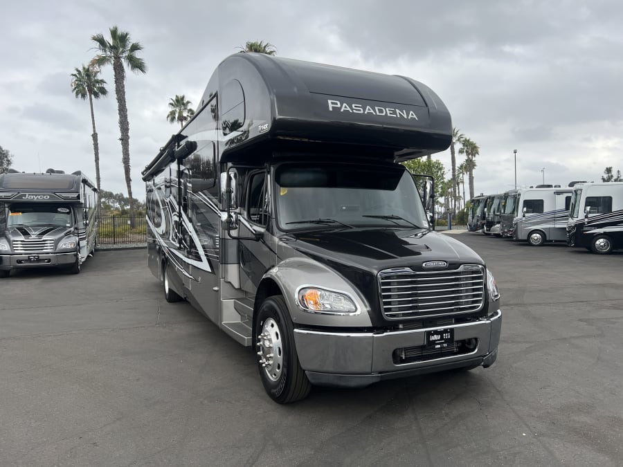 2023 Thor Motor Coach PASADENA