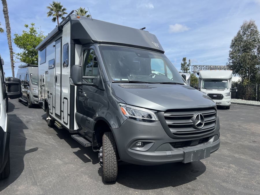 2025 Winnebago EKKO