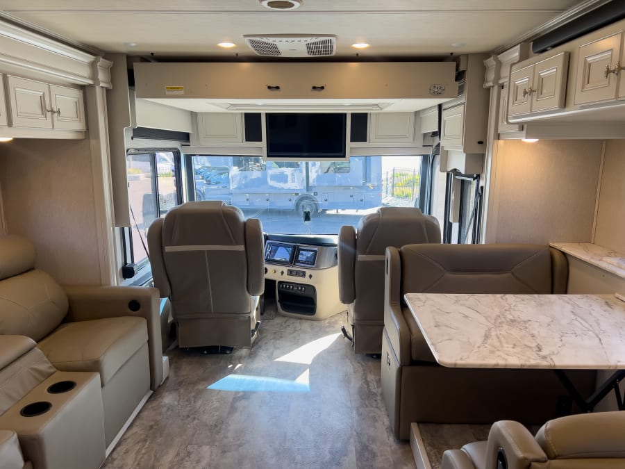 2023 Fleetwood FRONTIER — interior view