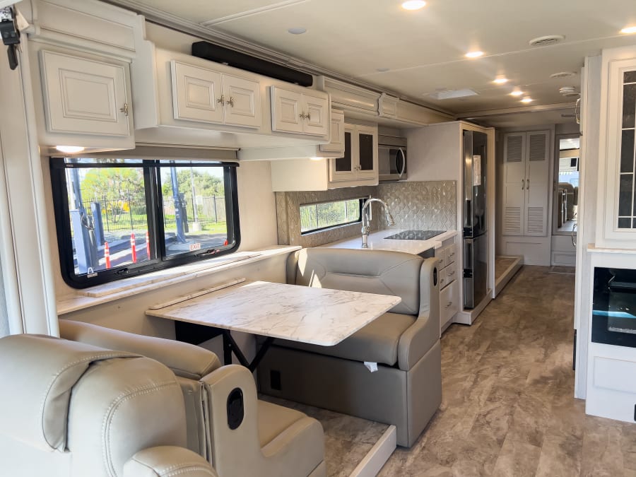 2023 Fleetwood FRONTIER — photo 8 view