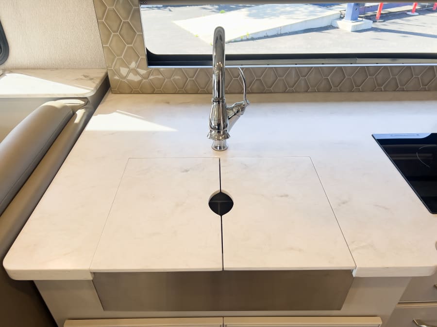 2023 Fleetwood FRONTIER — photo 10 view