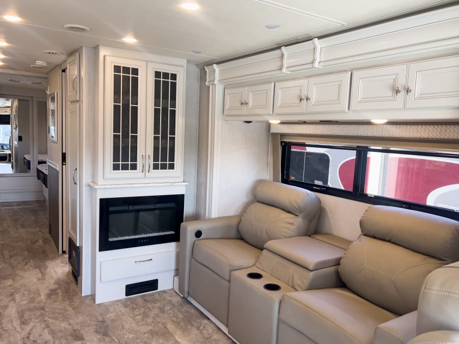 2023 Fleetwood FRONTIER — photo 17 view