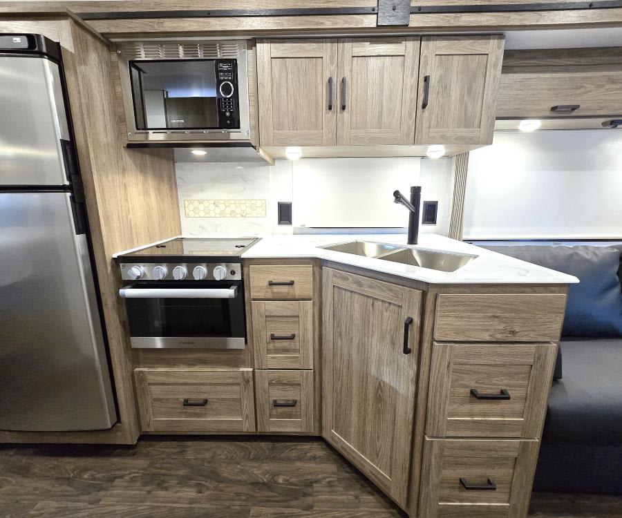 2026 Winnebago SUNSTAR — photo 8 view