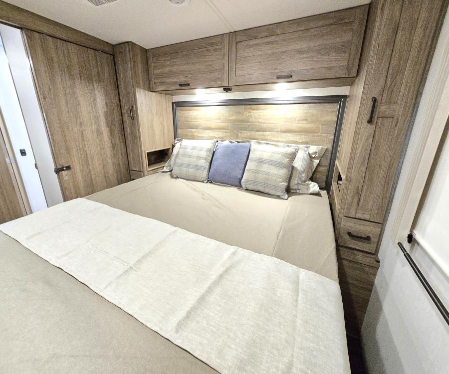 2026 Winnebago SUNSTAR — photo 16 view