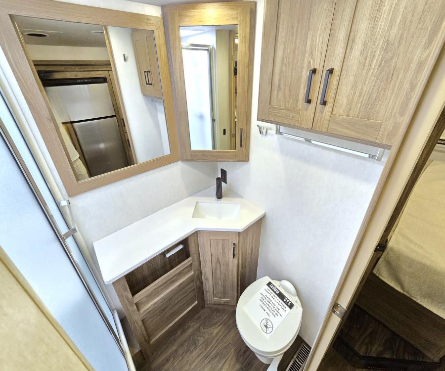 2026 Winnebago SUNSTAR — photo 18 view