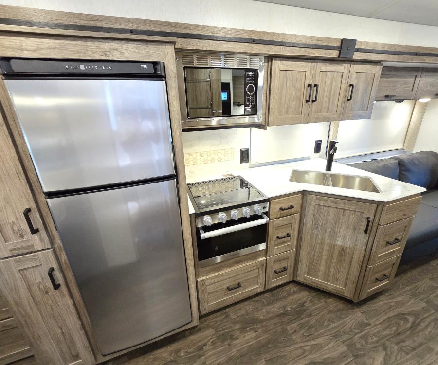 2026 Winnebago VISTA — photo 10 view