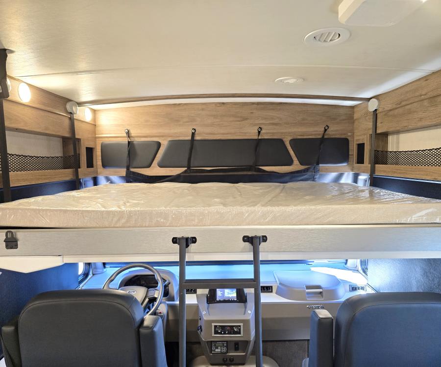 2026 Winnebago SUNSTAR — interior view