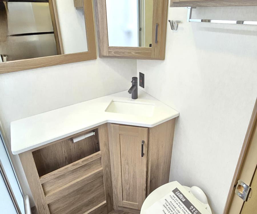 2026 Winnebago VISTA — photo 16 view