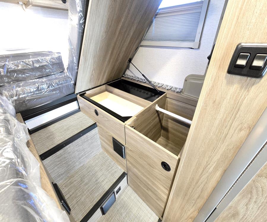2026 Winnebago EKKO — photo 15 view