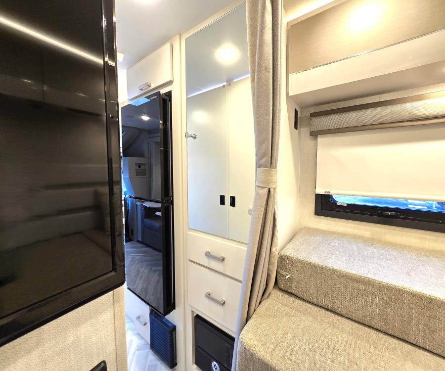 2026 Thor Motor Coach GEMINI — photo 15 view