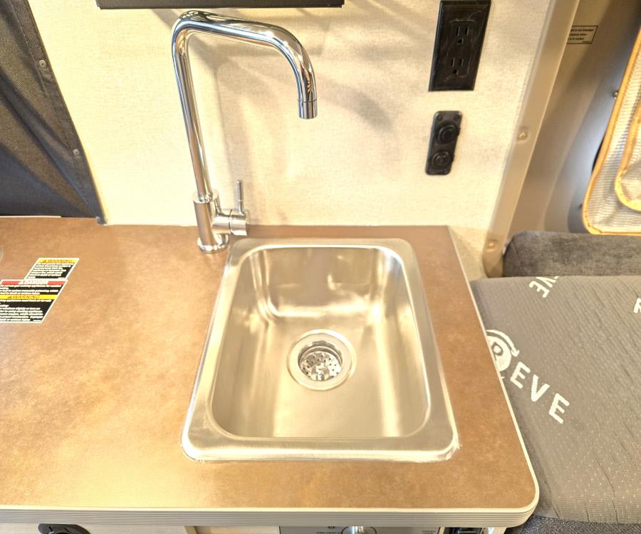 2026 Winnebago SOLIS — photo 10 view