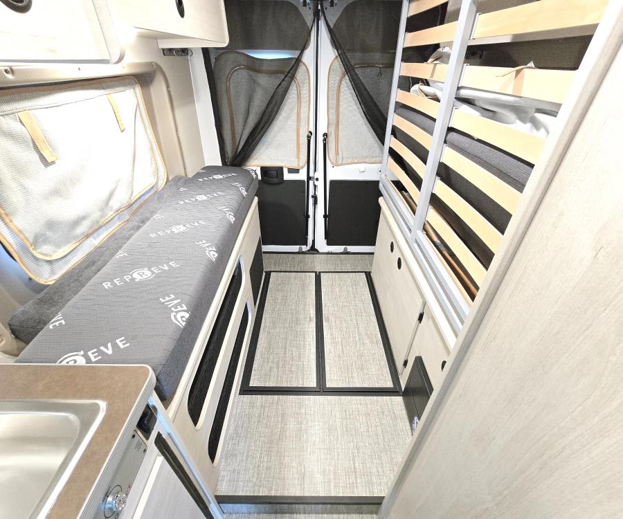 2026 Winnebago SOLIS — photo 14 view
