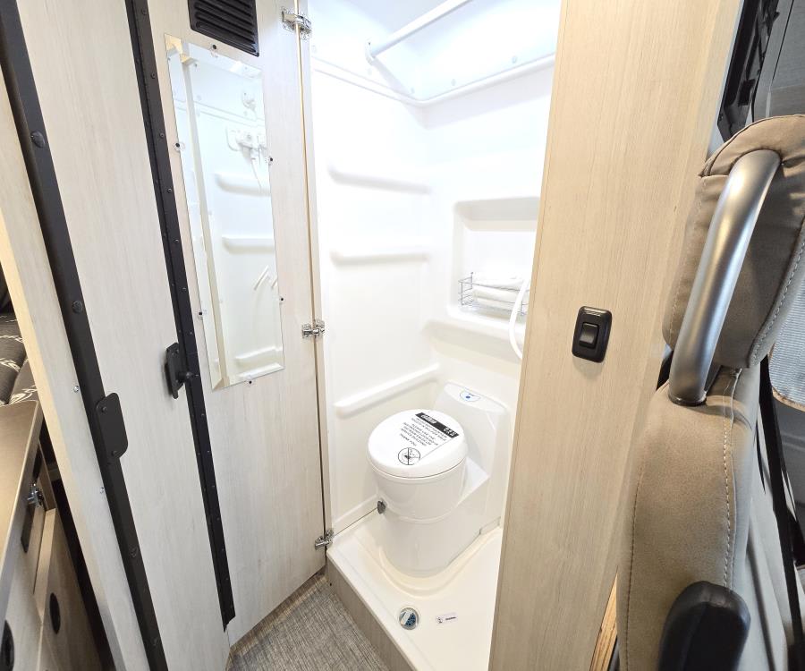 2026 Winnebago SOLIS — photo 17 view