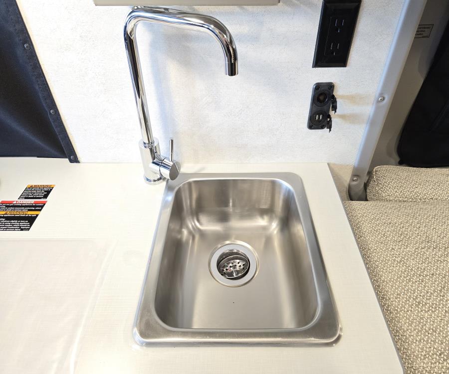 2026 Winnebago SOLIS — photo 9 view