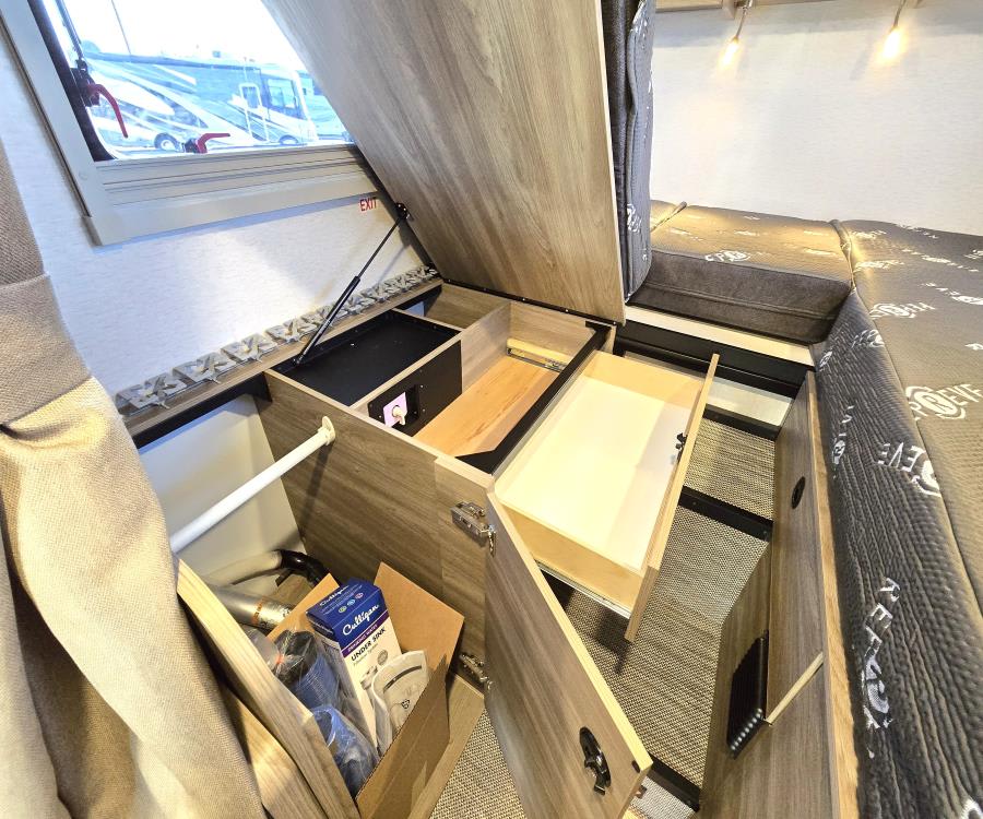 2026 Winnebago EKKO — photo 13 view