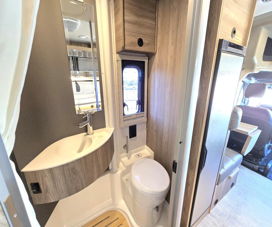 2026 Winnebago EKKO — photo 14 view