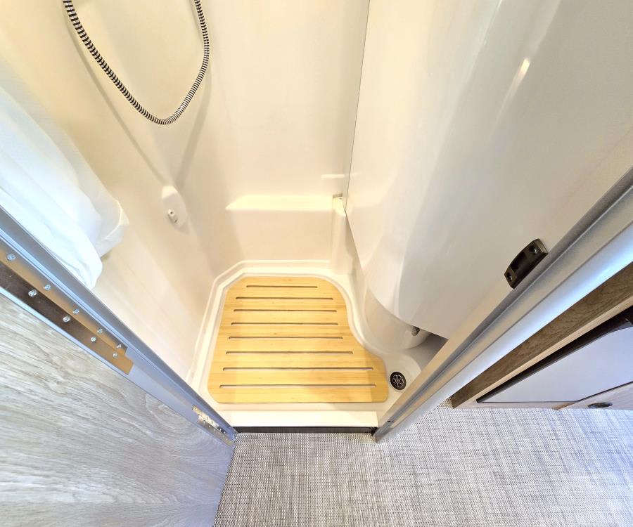 2026 Winnebago EKKO — photo 16 view