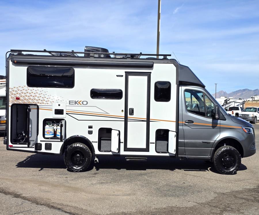 2026 Winnebago EKKO — photo 18 view
