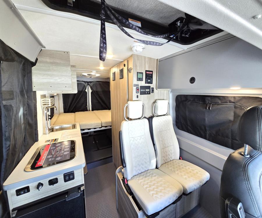 2026 Winnebago SOLIS — photo 11 view
