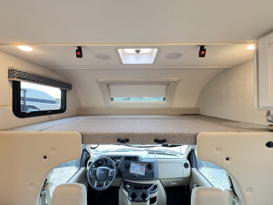 2026 Thor Motor Coach QUANTUM — interior view
