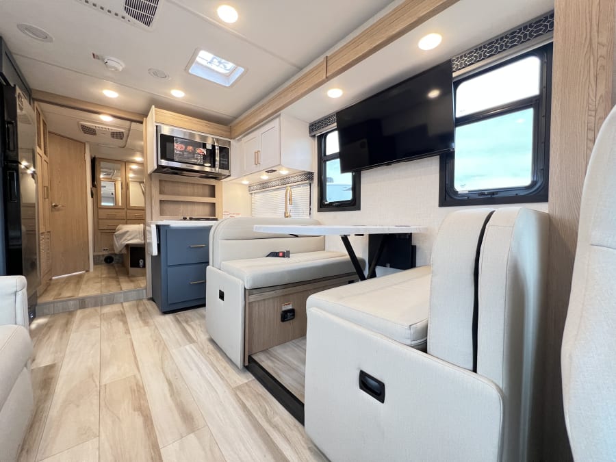 2026 Thor Motor Coach QUANTUM — engine compartment view
