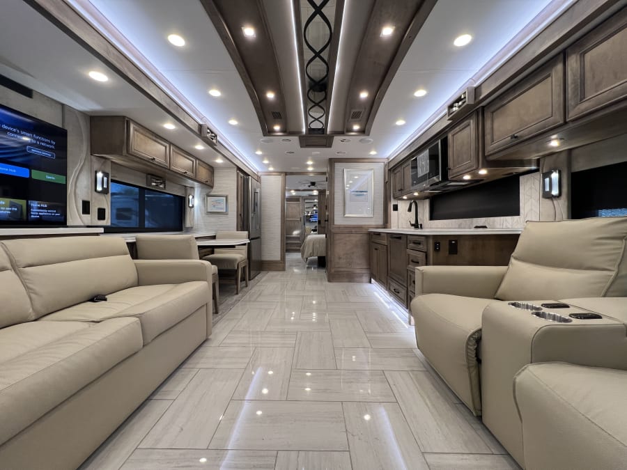 2026 Tiffin PHAETON — interior view