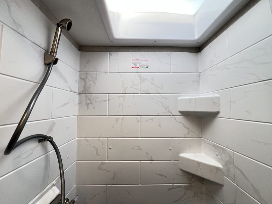2026 Thor Motor Coach GEMINI TRIP — photo 18 view