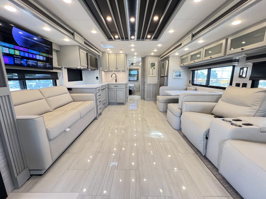 2026 Tiffin ALLEGRO BAY — detail view