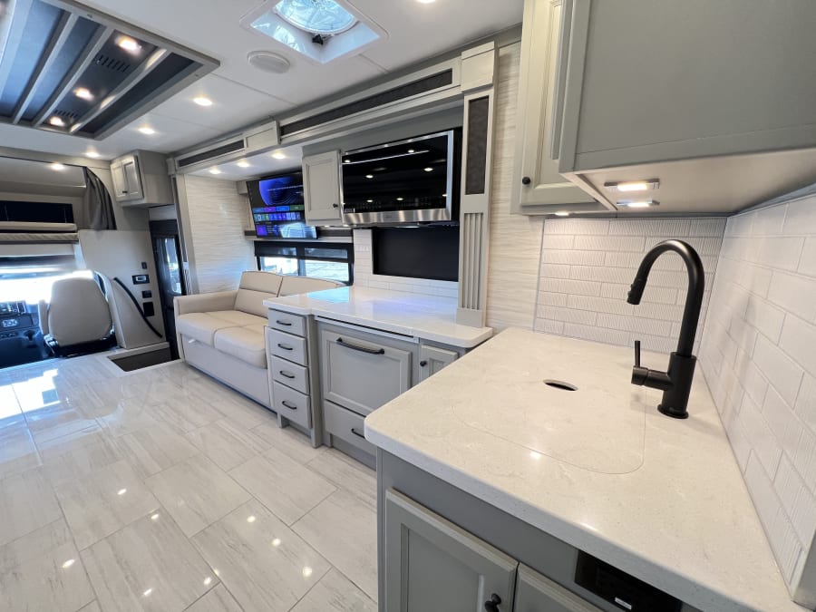 2026 Tiffin ALLEGRO BAY — photo 10 view