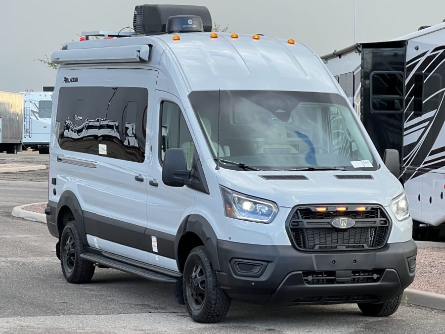 2027 Thor Motor Coach PALLADIUM