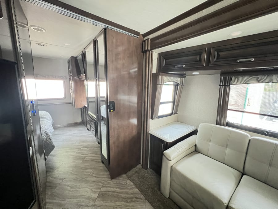2021 Fleetwood SOUTHWIND — photo 17 view
