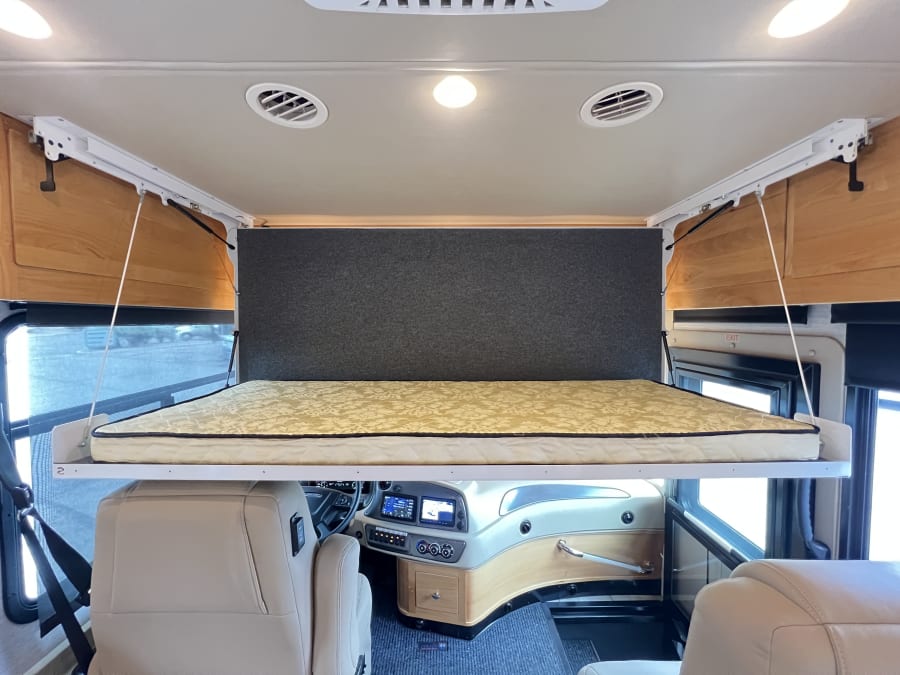 2022 Tiffin ALLEGRO RED — interior view