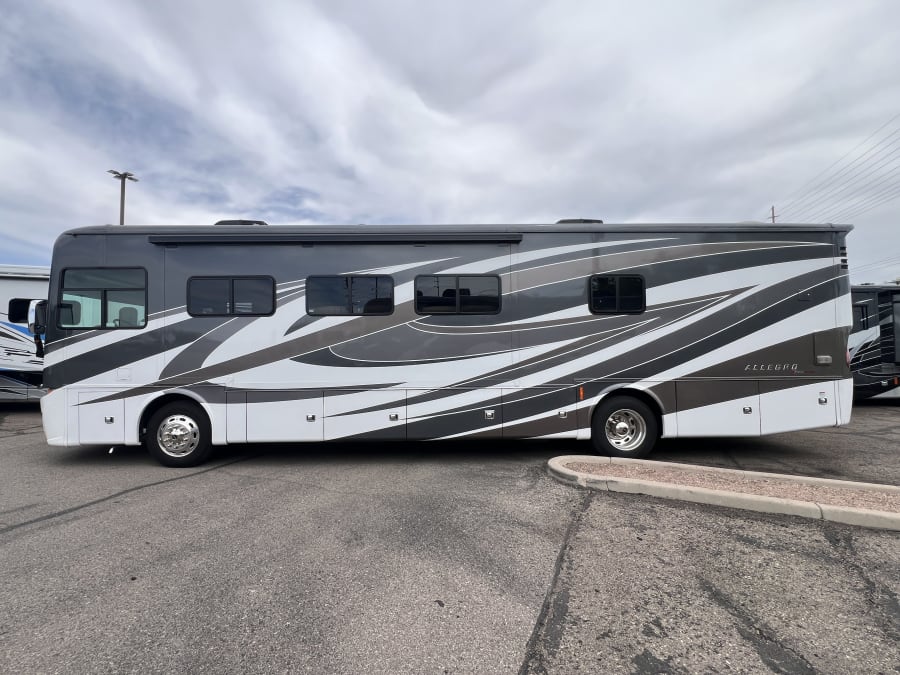 2022 Tiffin ALLEGRO RED — photo 30 view
