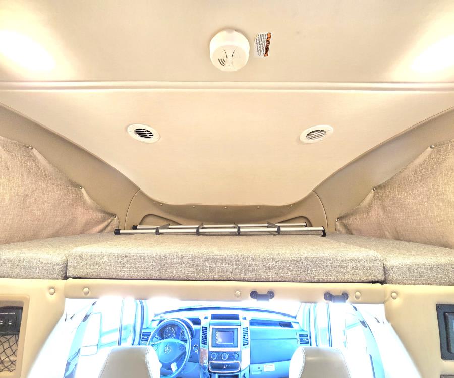 2020 Thor Motor Coach SYNERGY — interior view