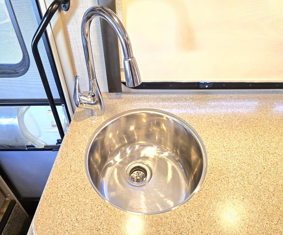 2020 Thor Motor Coach SYNERGY — photo 8 view