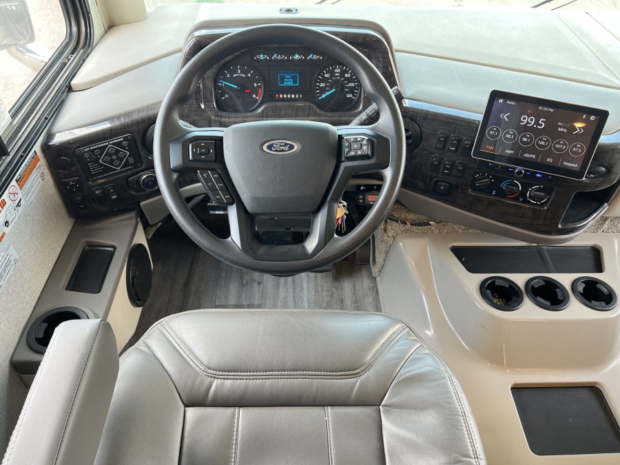 2023 Thor Motor Coach MIRAMAR — side profile view
