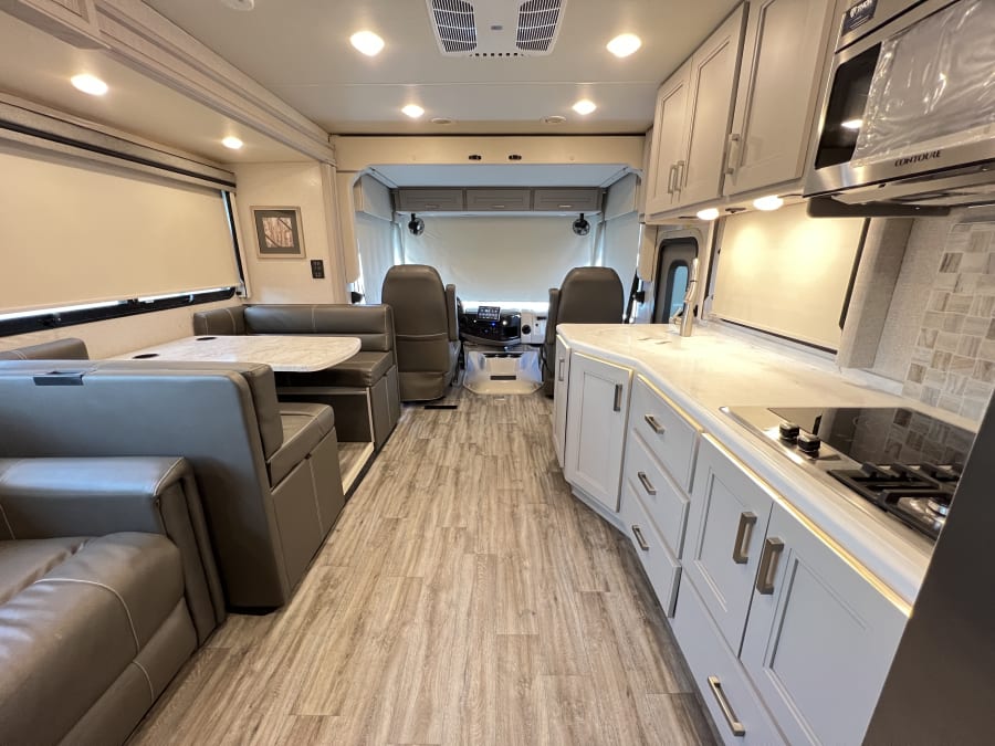 2023 Thor Motor Coach MIRAMAR — rear three-quarter view