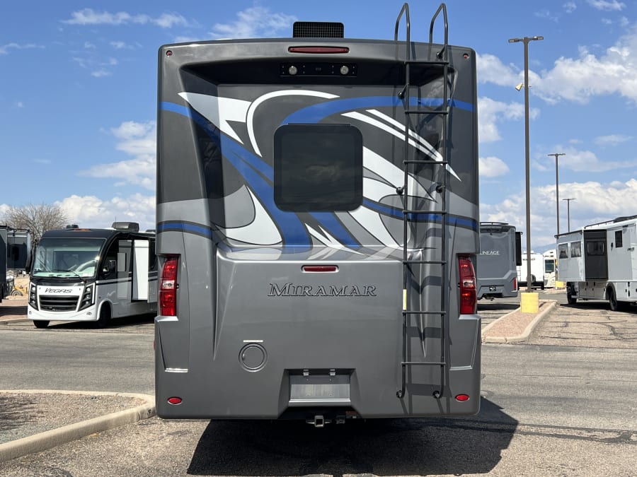 2023 Thor Motor Coach MIRAMAR — photo 30 view