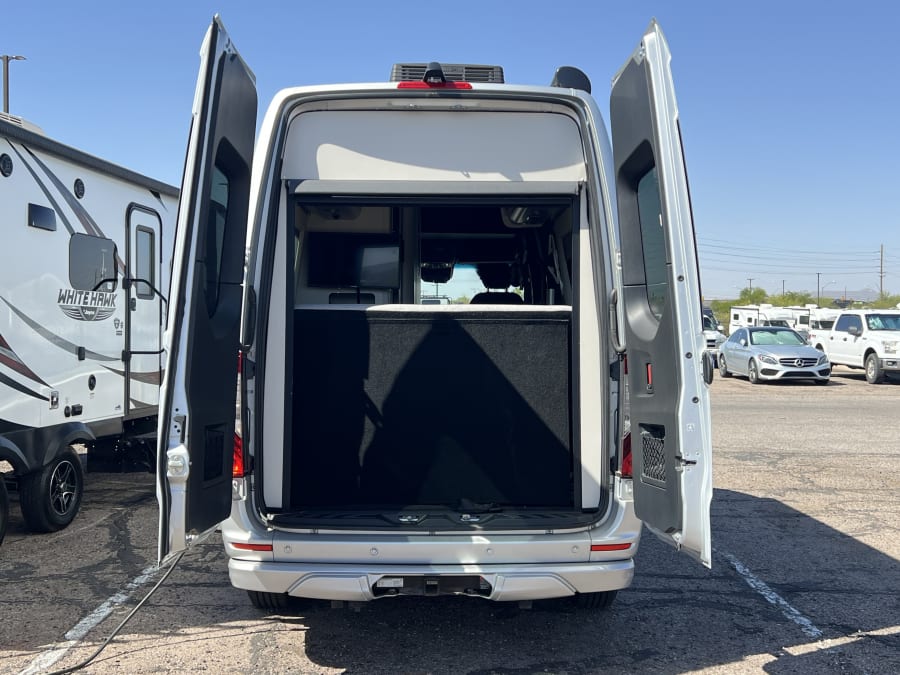 2024 Airstream INTERSTATE — side profile view