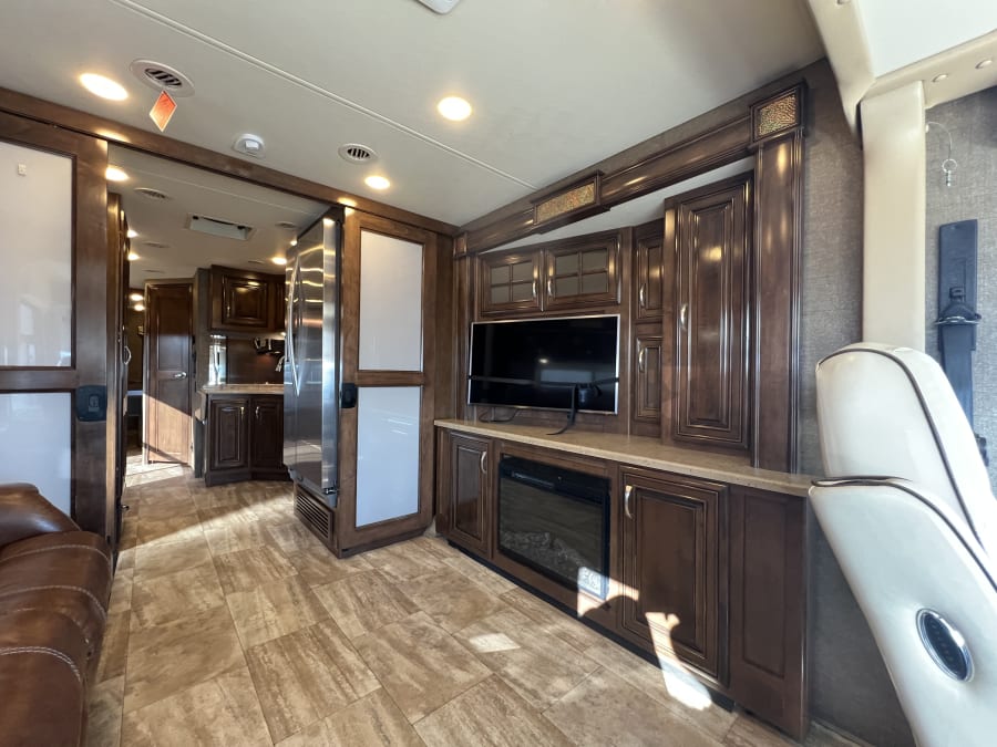 2017 Thor Motor Coach CHALLENGER — detail view
