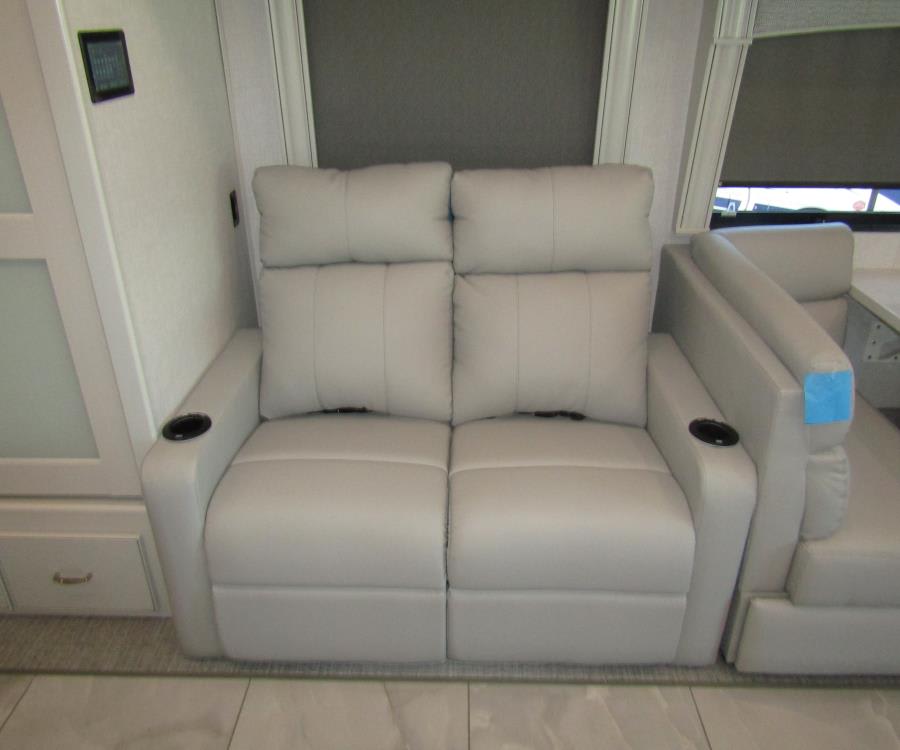 2026 Fleetwood DISCOVERY — photo 12 view