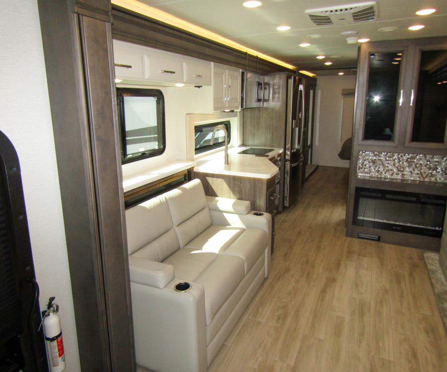 2026 Entegra ACCOLADE XL — photo 10 view